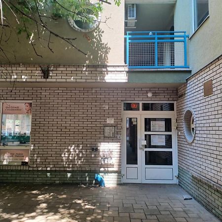 Liliom Apartment With Free Parking Space Budapest Eksteriør bilde