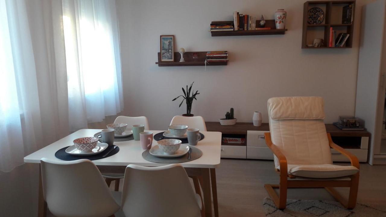 Liliom Apartment With Free Parking Space Budapest Eksteriør bilde