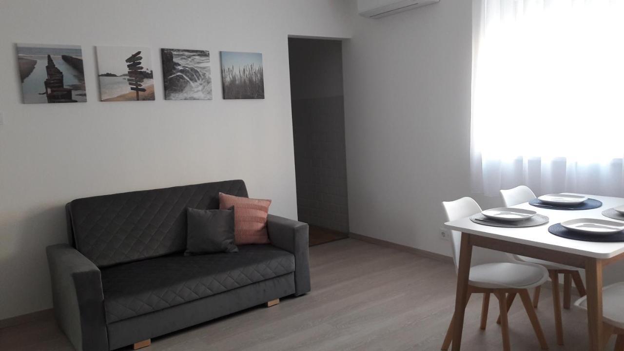 Liliom Apartment With Free Parking Space Budapest Eksteriør bilde